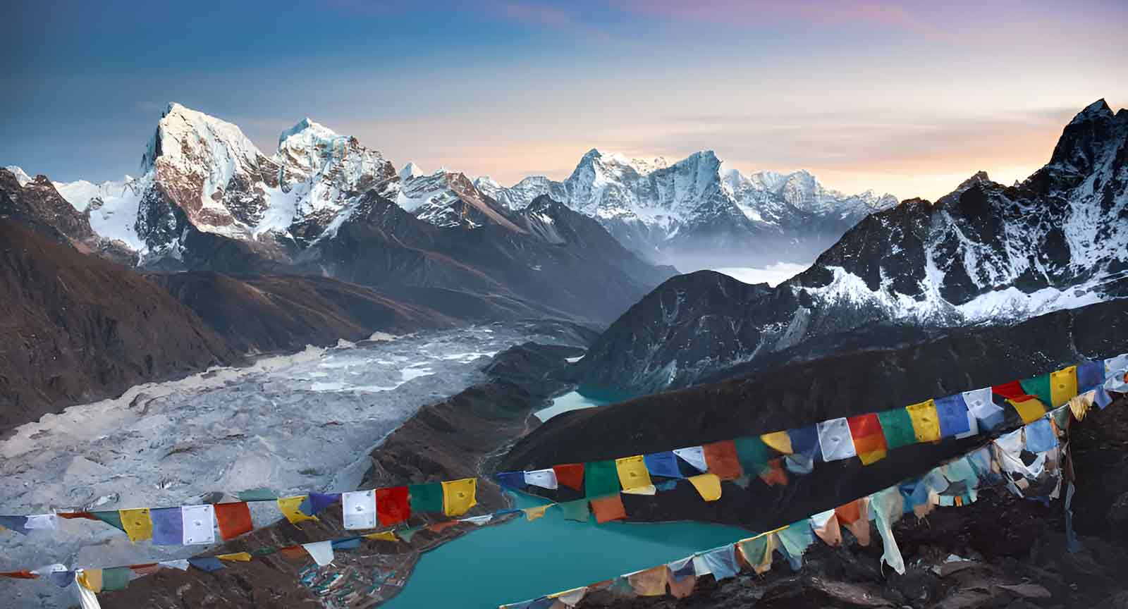 everest base camp trek via gokyo lake